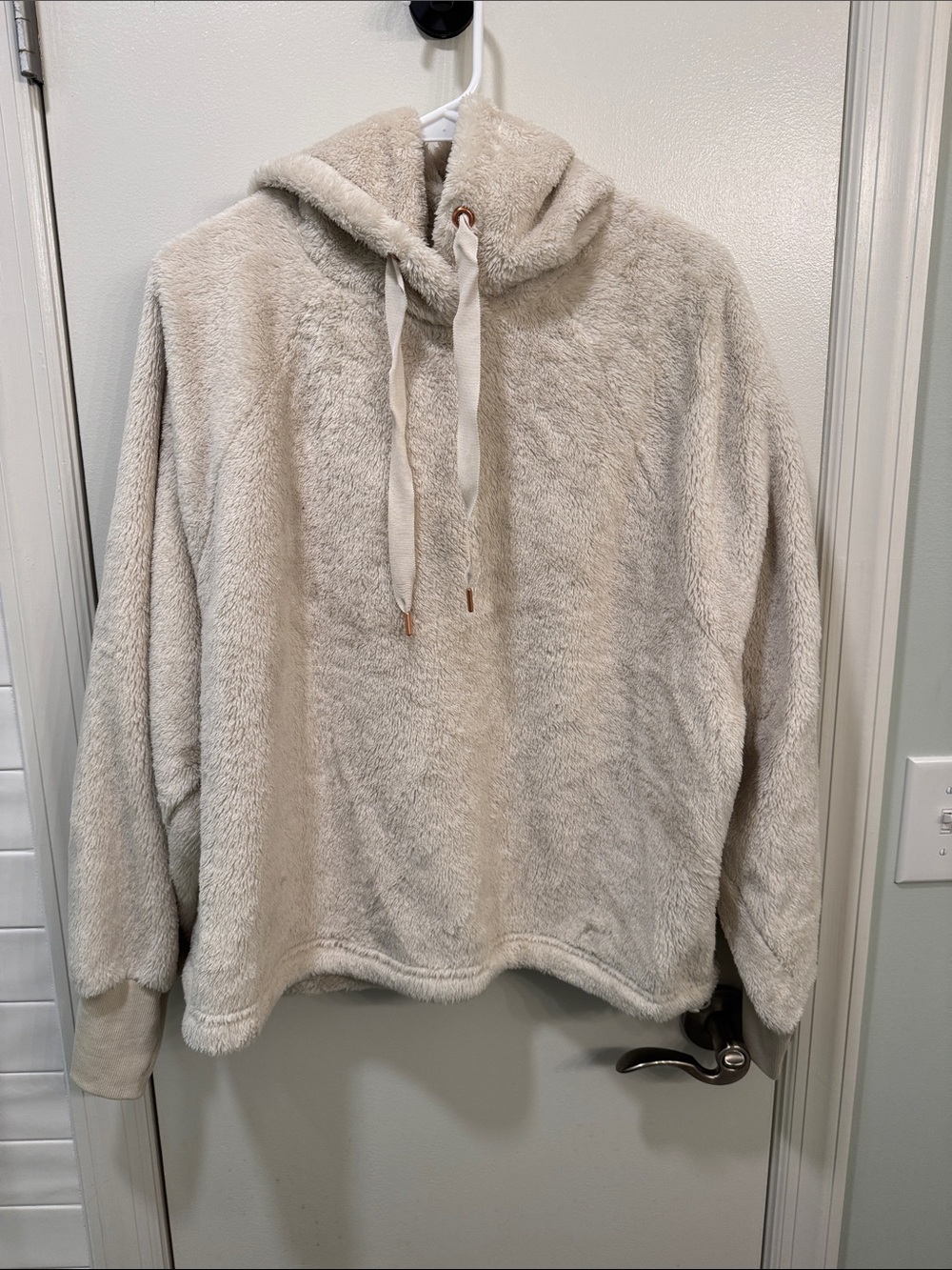 Old Navy Plush Hooded Pullover - Cream